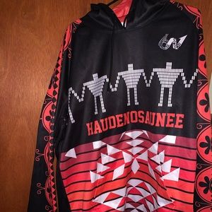 Native print sweater from 6N apparel. Design on the back is a Heron. Size 2xl